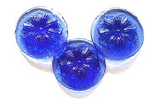 Glasstein Bl�te-8-Blatt, rund, 37mm, blau - Schmuckstein