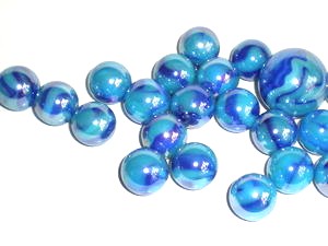 Netz mit Glasmurmeln BLUE WAVE / JAY - 20 St�ck 16mm + 1 St. 25mm