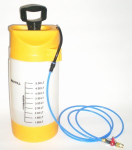 Druckflasche mit Absperrhahn und Schlauch