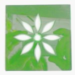 Friesecke Stern-Blume aus grünem Überfangglas - ca 6,8 x 6,8cm