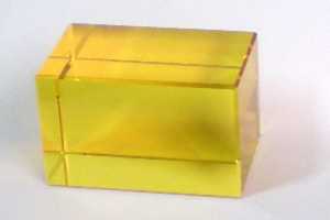 Glasquader GELB - ca 80 x 50 x 50mm