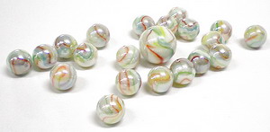 Netz mit Glasmurmeln LOREKEET - 20 St. je 16mm + 1 St. 25mm