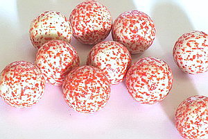 Glasmurmeln 25mm weissopak mit roten Punkten NEU !!